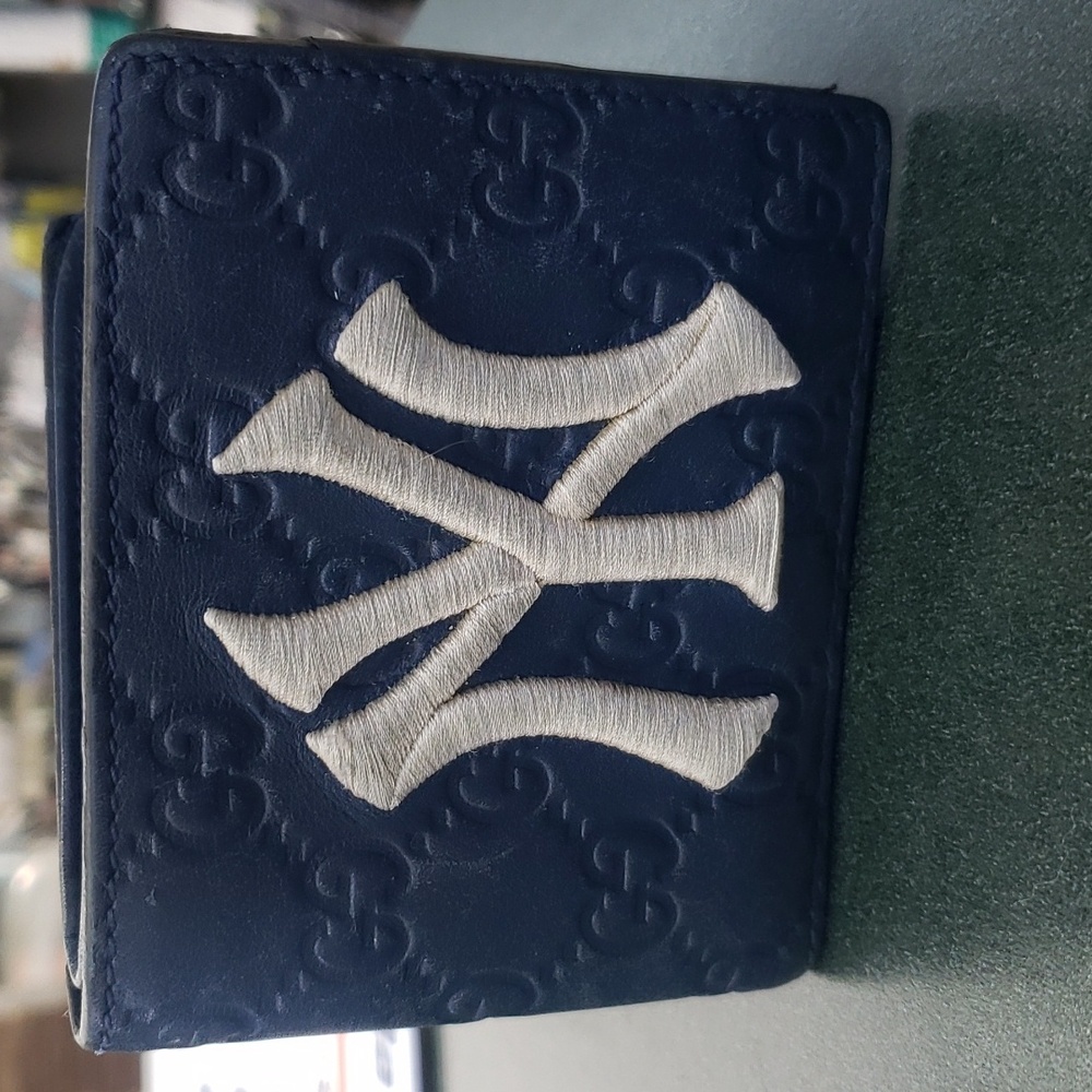 Mens gucci wallet limited series Yankees mlb